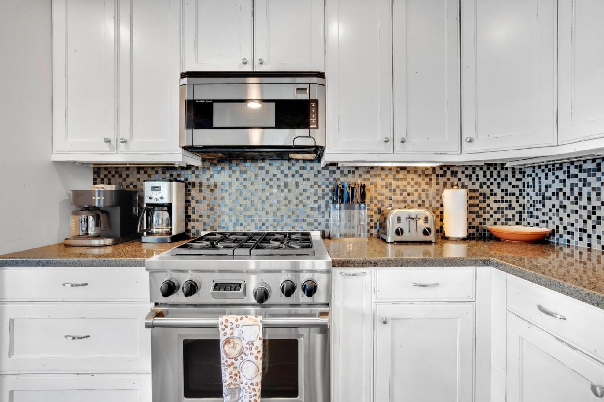 Fantastic Bayside Vacation - Wifi, Ac, Patio, Private Washer & Dryer